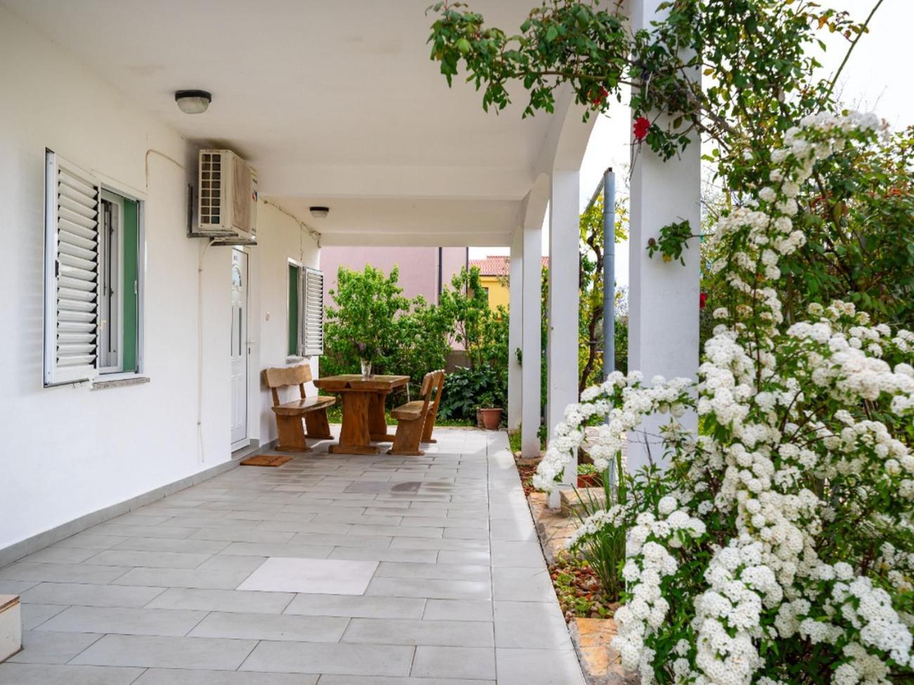 Apartments With A Parking Space Nin, Zadar - 10414 Екстериор снимка